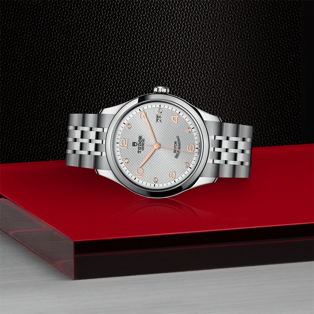 1926 39mm - Silver, Diamond-Set on Bracelet