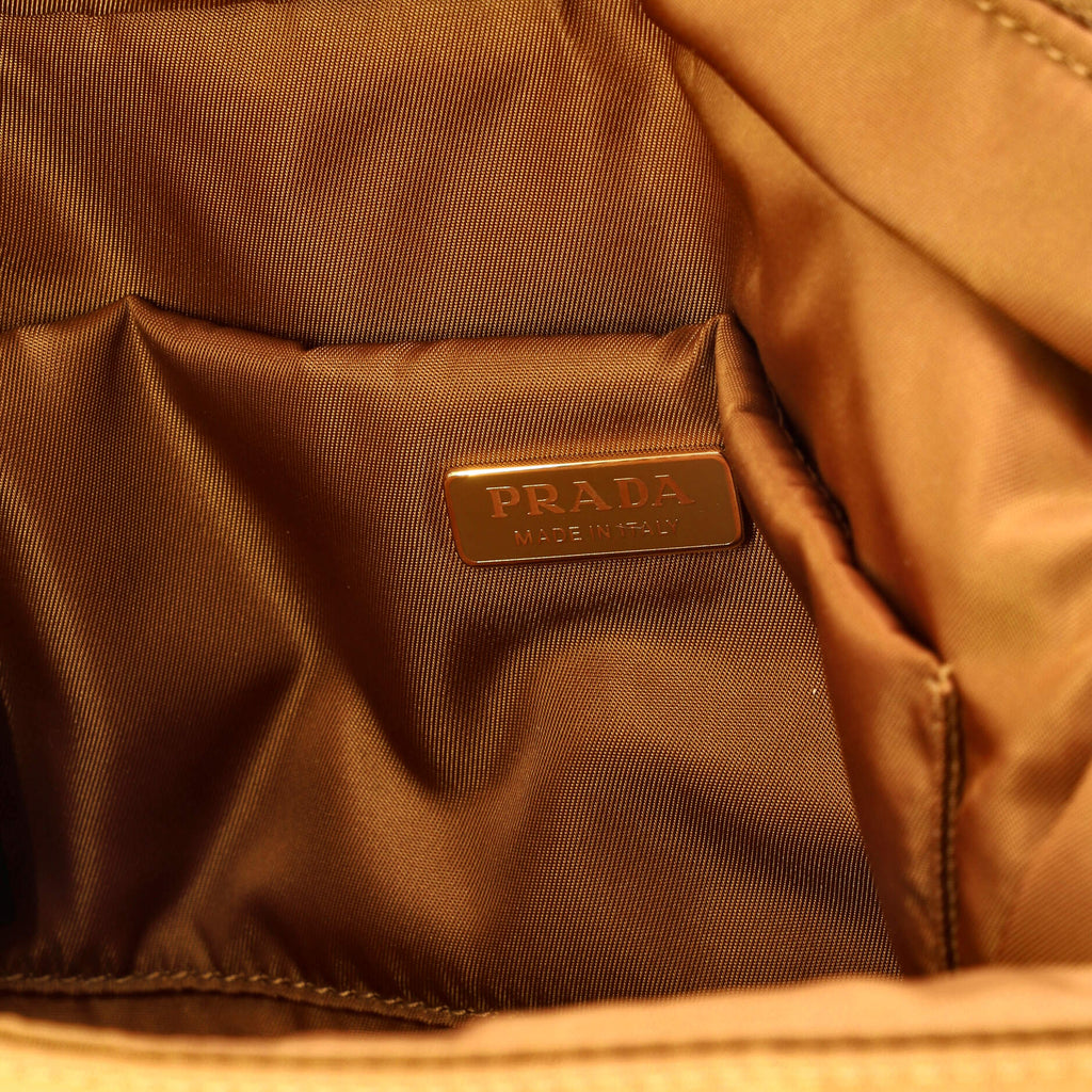Explore Shoulder Bag Re-Nylon Medium