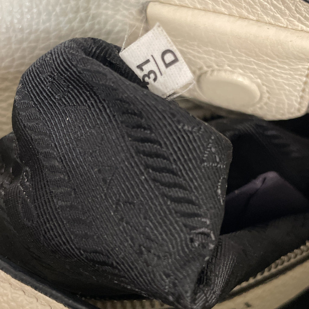 Logo Strap Hobo Leather Medium