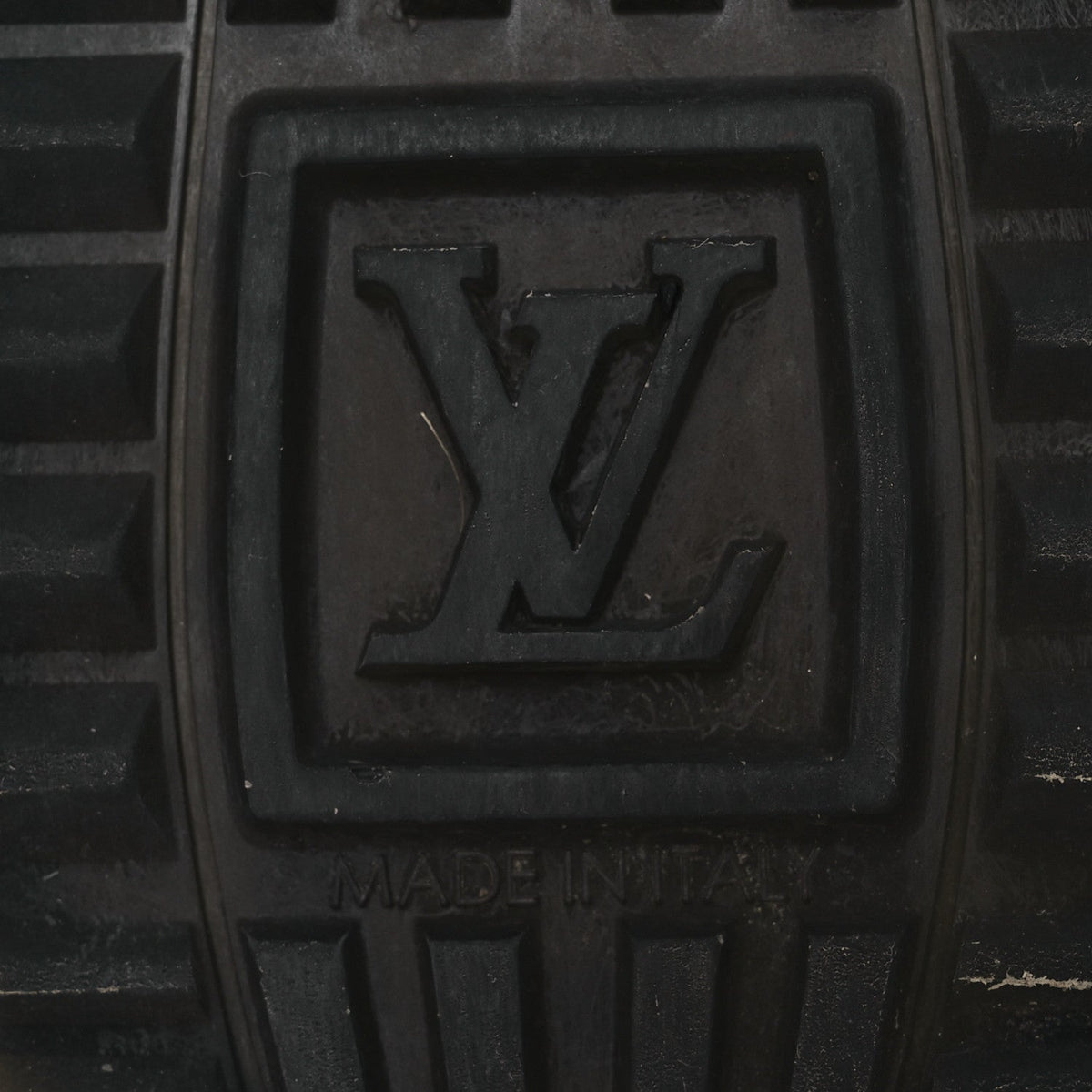 Suede Monogram Run Away Sneakers 36.5 Black